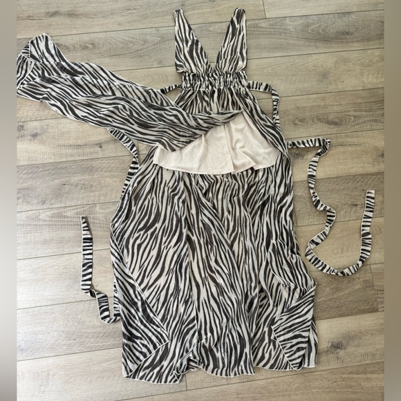 Animal Print Maxi. New without tags - Picture 2 of 2